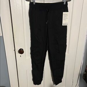 NWT -  Black Lululemon Dance Studio Relaxed-Fit Cargo Jogger MR (S)